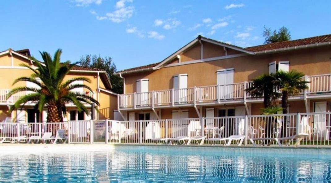 Apartmán Petit Oasis Avec Piscine Anglet Exteriér fotografie